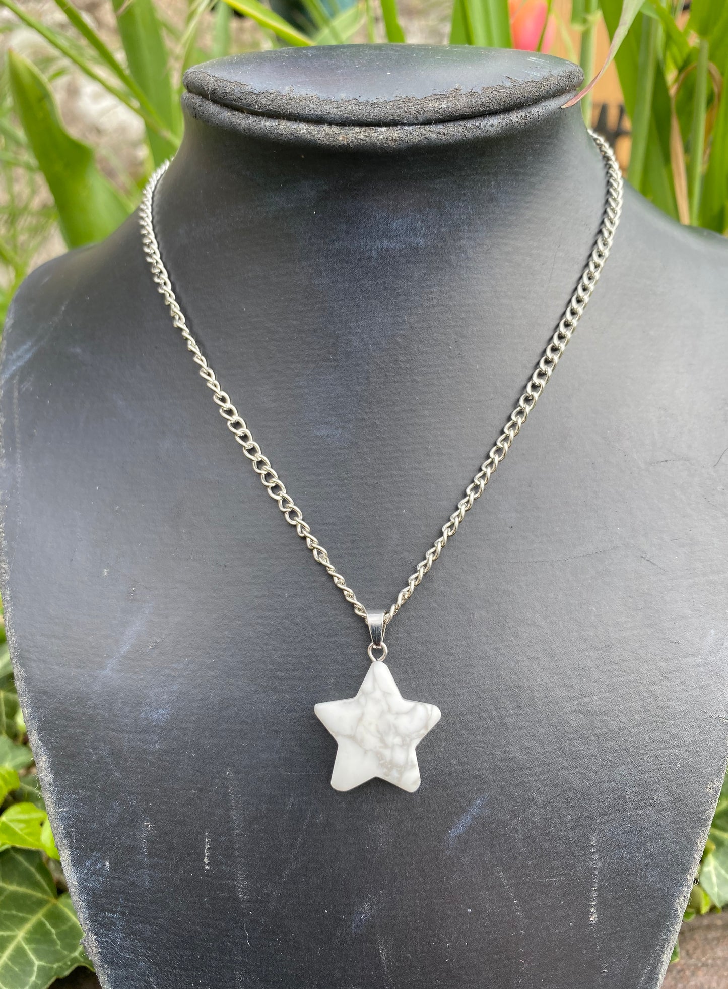 Pendentif étoile en Howlite