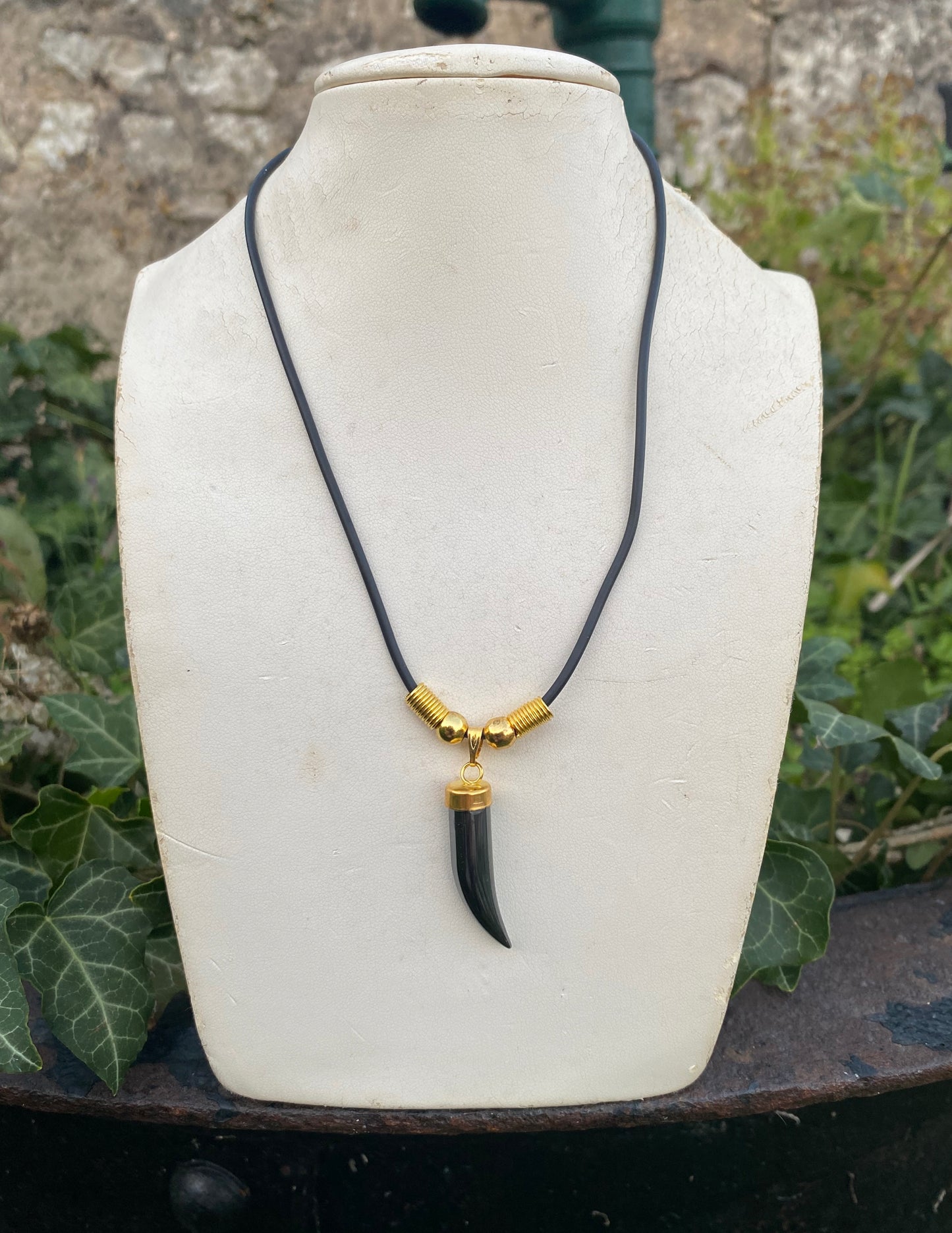 Pendentif Corne en Hématite