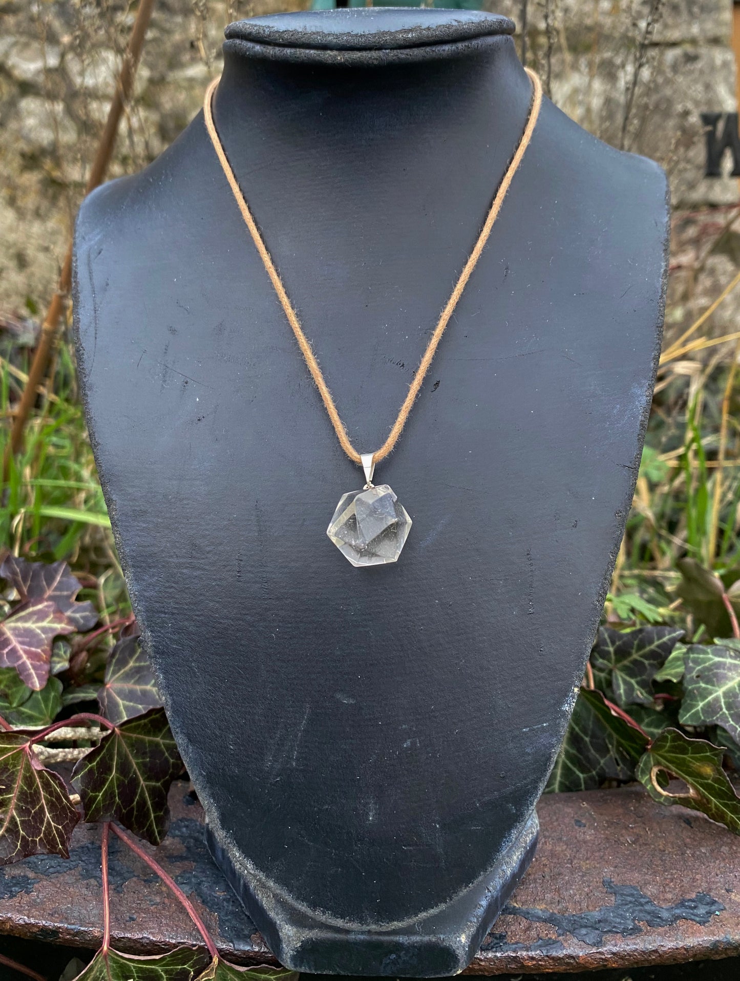 Pendentif Icosaèdre Cristal de Roche